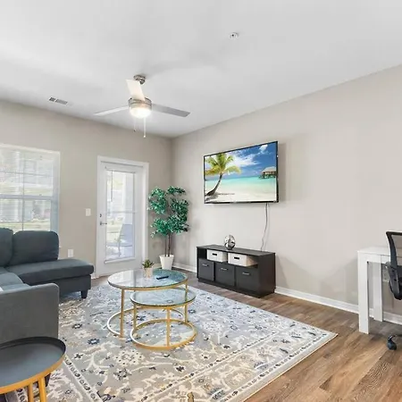 Luxury Living: 1Br Condo W/ Resort-Style Amenities